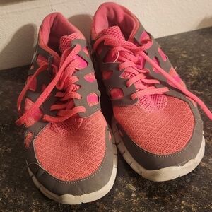 Nike shoes women 8.5